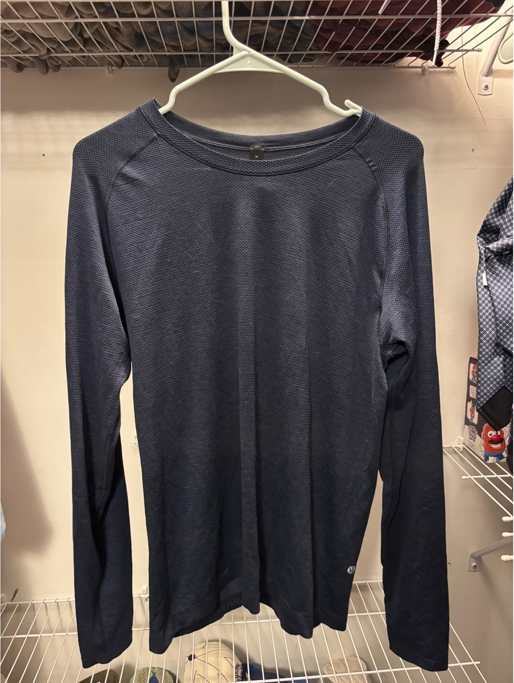 Lululemon Men's Long Sleeve Athletic Shirt Medium Navy Blue